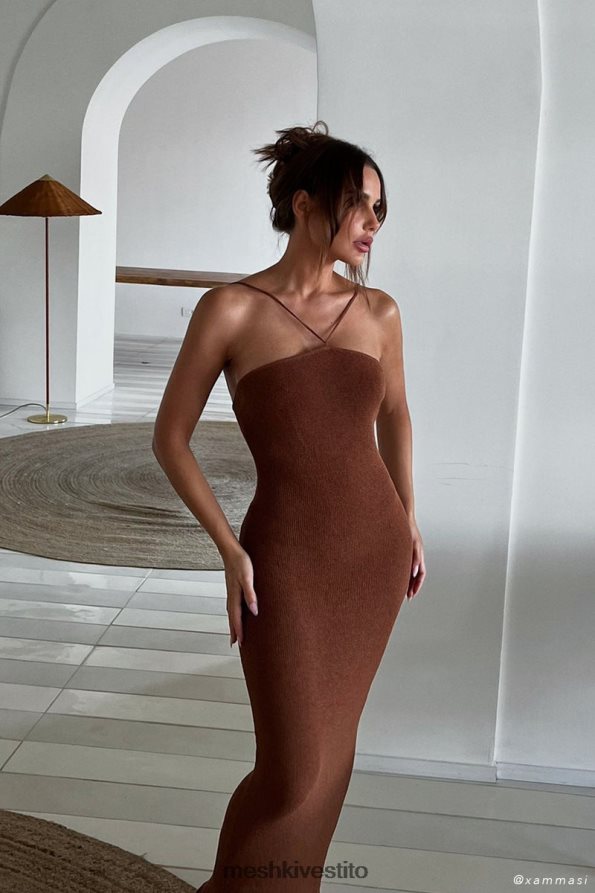 Meshki abito aryana asimmetrico dritto maxi in maglia con scollo all'americana vestiario argilla 6L048P727